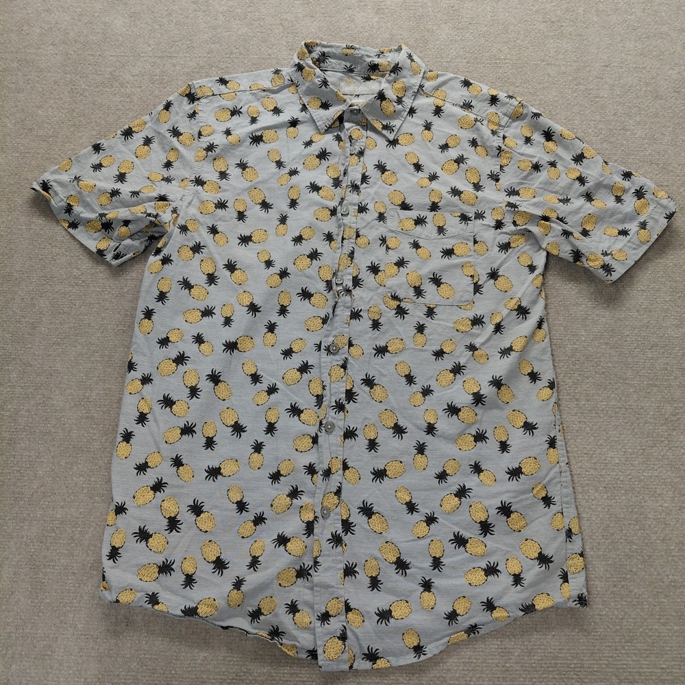 Falls Creek Mens MEDIUM Short Sleeve Gray All Over Pineapple Print Button Up